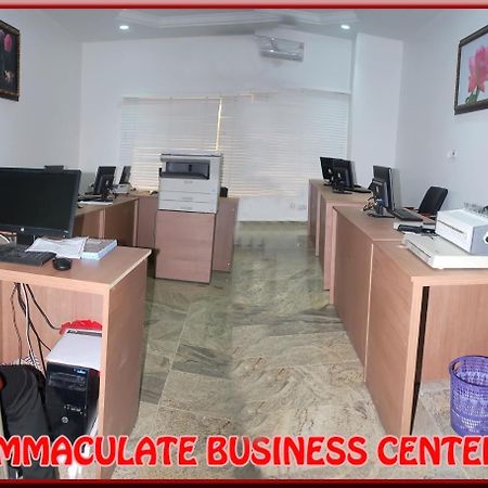 Immaculate Royal Int'L Hotel Owerri Dış mekan fotoğraf