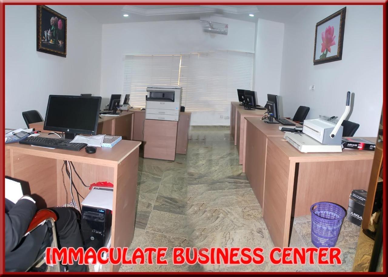 Immaculate Royal Int'L Hotel Owerri Dış mekan fotoğraf