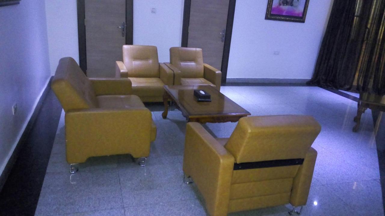 Immaculate Royal Int'L Hotel Owerri Dış mekan fotoğraf