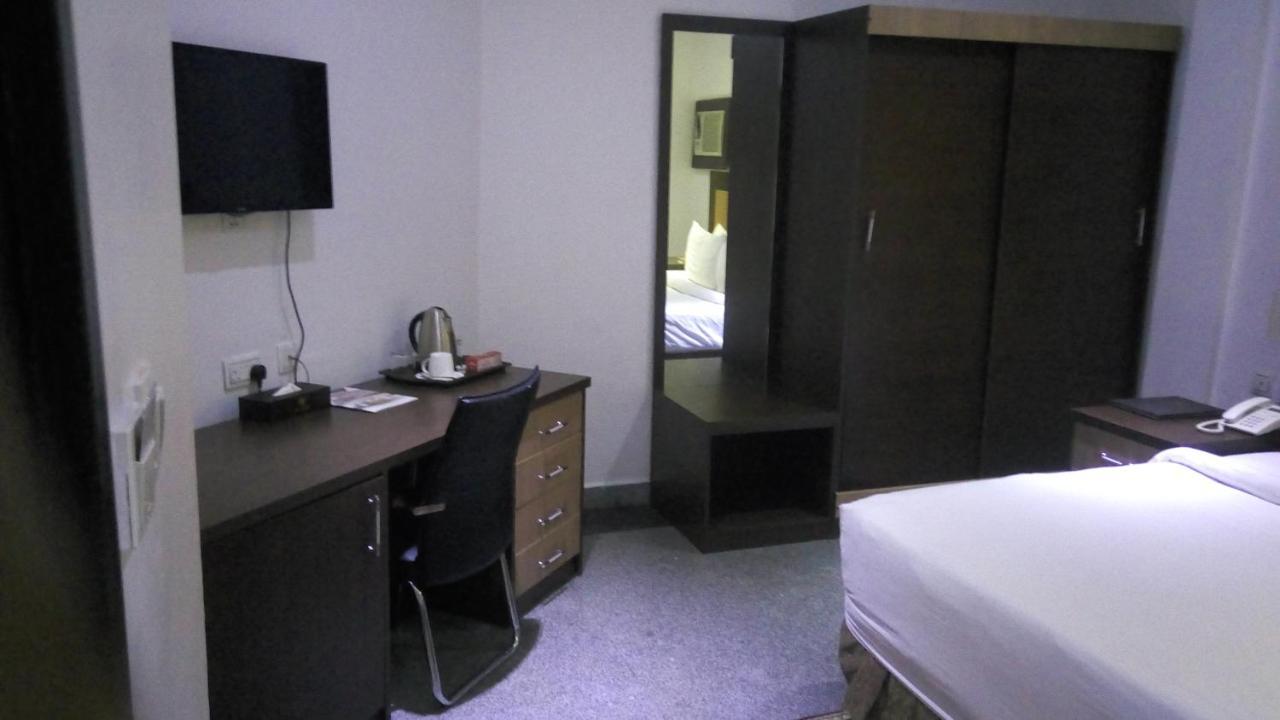 Immaculate Royal Int'L Hotel Owerri Dış mekan fotoğraf